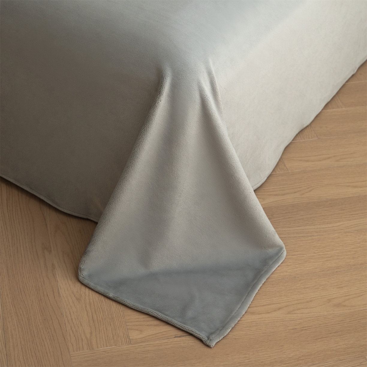 91家纺网 家纺一手货源 找家纺 梦幻之城 2025新款牛奶绒系列四件套-沁雅 沁雅-香草灰+经典灰