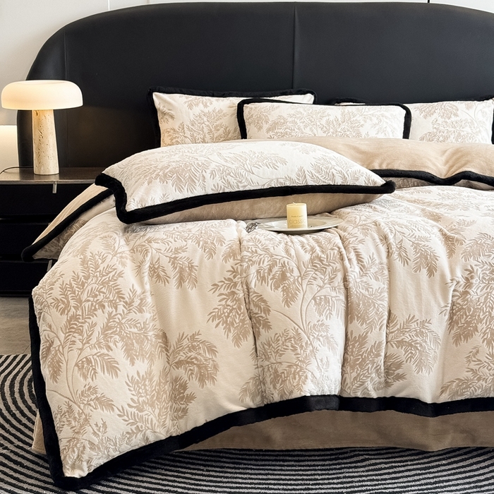 91家纺网 家纺一手货源 找家纺 （总）卡罗兰 2025新款雕花牛奶绒兔毛包边四件套