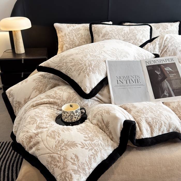 91家纺网 家纺一手货源 找家纺 （总）卡罗兰 2025新款雕花牛奶绒兔毛包边四件套