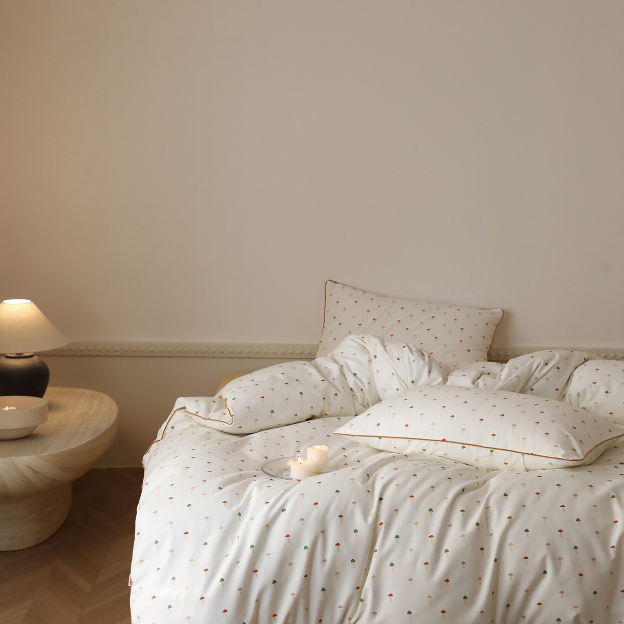 91家纺网 家纺一手货源 找家纺 时年家纺 2025新款全棉纯棉生态磨毛嵌绳款系列四件套 芝士蘑菇