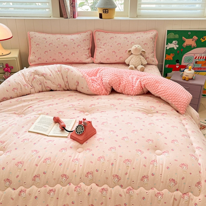 91家纺网 家纺一手货源 找家纺 （总）铺尚美家纺 2025新款云感双层纱ins少女心可爱系加厚豆豆被床盖暖梦系列（小红书推荐）