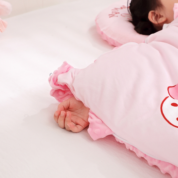 91家纺网 家纺一手货源 找家纺 （总）八零年代 2025新款三丽鸥正版分体式可拆洗睡袋宝宝绒保暖儿童防踢被豆豆绒一体被