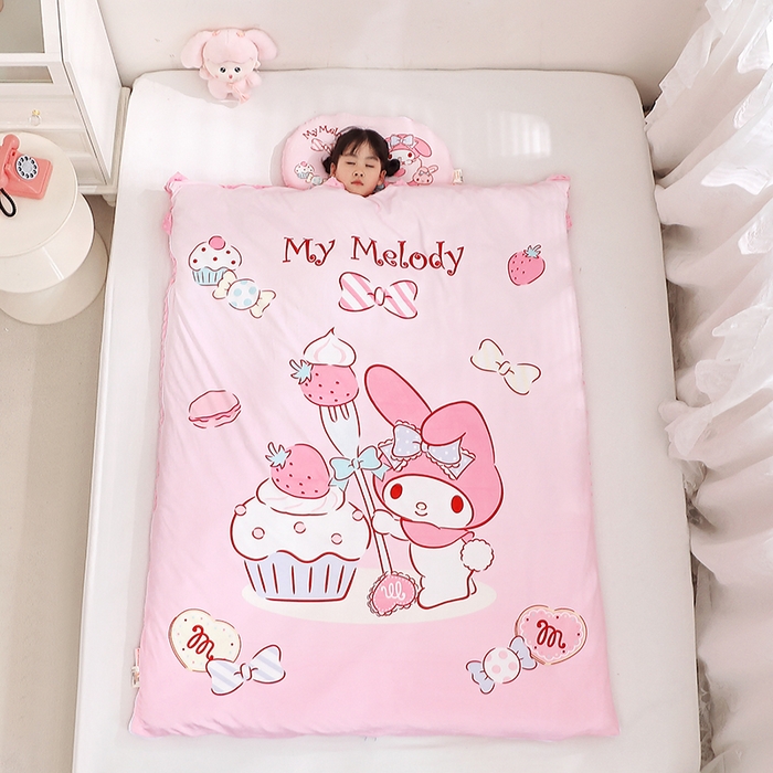 91家纺网 家纺一手货源 找家纺 （总）八零年代 2025新款三丽鸥正版分体式可拆洗睡袋宝宝绒保暖儿童防踢被豆豆绒一体被