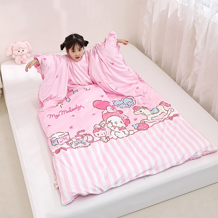 91家纺网 家纺一手货源 找家纺 八零年代 2025新款三丽鸥正版分体式可拆洗睡袋宝宝绒保暖儿童防踢被豆豆绒一体被 分体式可拆睡袋-美乐蒂木马