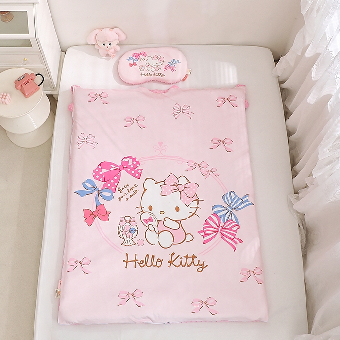 91家纺网 家纺一手货源 找家纺 八零年代 2025新款三丽鸥正版分体式可拆洗睡袋宝宝绒保暖儿童防踢被豆豆绒一体被 分体式可拆睡袋-美美KT