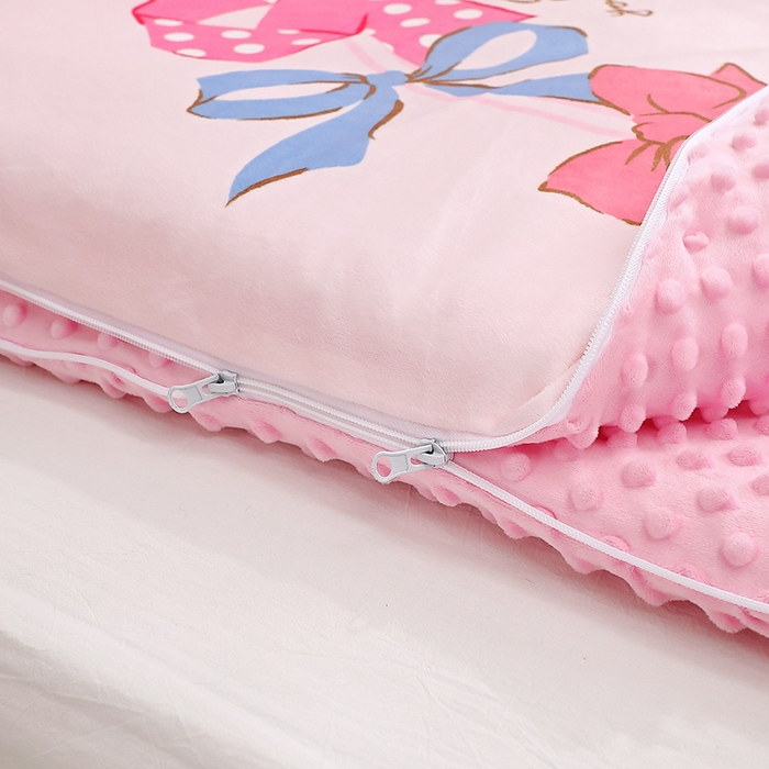 91家纺网 家纺一手货源 找家纺 八零年代 2025新款三丽鸥正版分体式可拆洗睡袋宝宝绒保暖儿童防踢被豆豆绒一体被 分体式可拆睡袋-美美KT