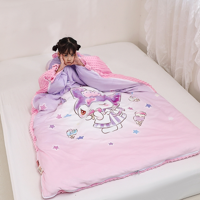 91家纺网 家纺一手货源 找家纺 八零年代 2025新款三丽鸥正版分体式可拆洗睡袋宝宝绒保暖儿童防踢被豆豆绒一体被 分体式可拆睡袋-炫彩库洛米