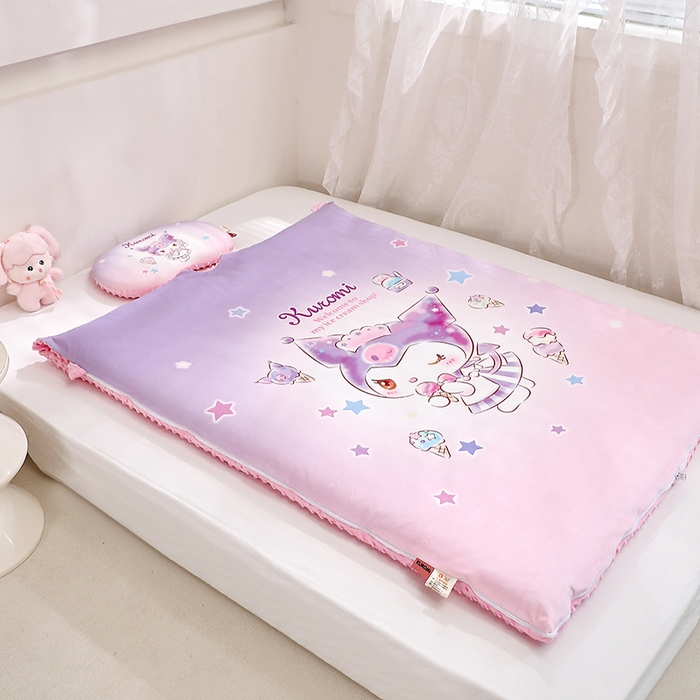 91家纺网 家纺一手货源 找家纺 八零年代 2025新款三丽鸥正版分体式可拆洗睡袋宝宝绒保暖儿童防踢被豆豆绒一体被 分体式可拆睡袋-炫彩库洛米