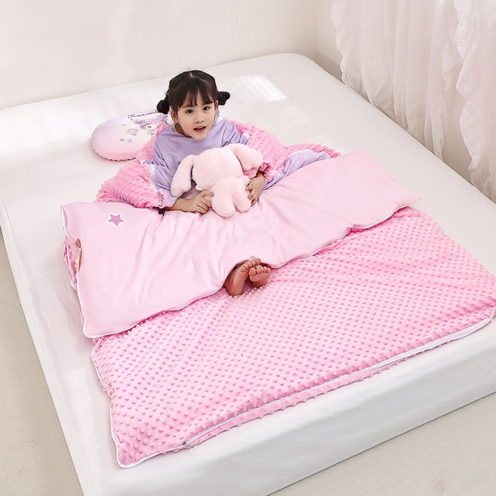 91家纺网 家纺一手货源 找家纺 八零年代 2025新款三丽鸥正版分体式可拆洗睡袋宝宝绒保暖儿童防踢被豆豆绒一体被 分体式可拆睡袋-炫彩库洛米