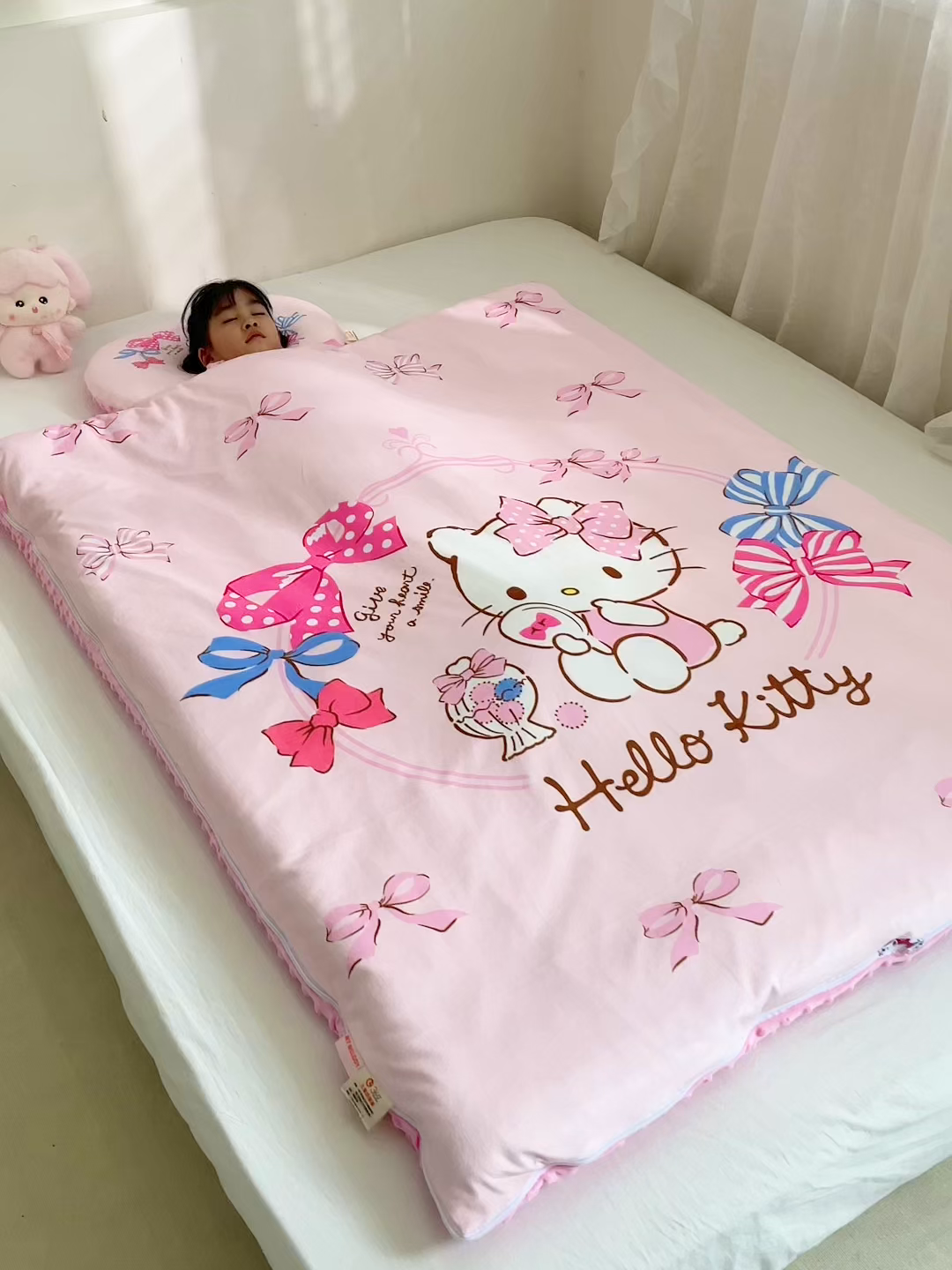 91家纺网 家纺一手货源 找家纺 八零年代 2025新款三丽鸥正版分体式可拆洗睡袋宝宝绒保暖儿童防踢被豆豆绒一体被 分体式可拆睡袋-美美KT