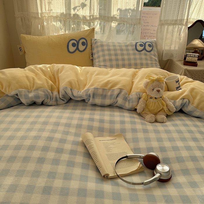 91家纺网 家纺一手货源 找家纺 （总）桃子家居 2025新款A类ins毛巾绣显眼包撞色格子玛卡龙加厚牛奶绒织标四件套-小清新图