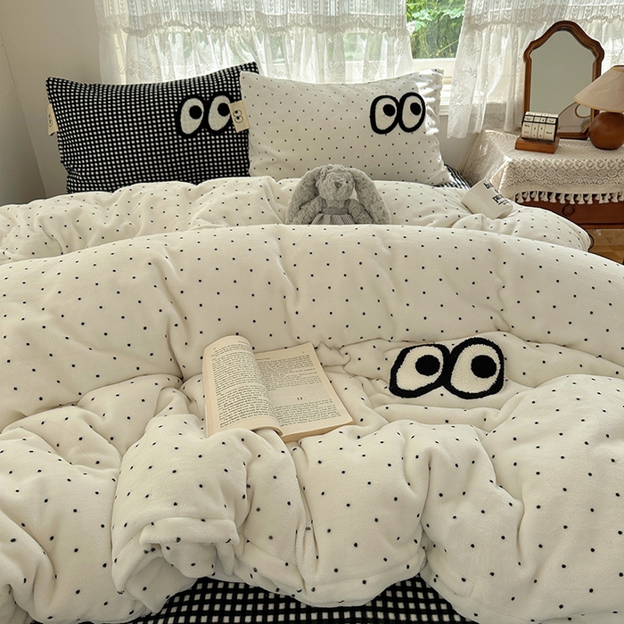 91家纺网 家纺一手货源 找家纺 桃子家居 2025新款A类ins毛巾绣显眼包撞色格子玛卡龙加厚牛奶绒织标四件套-小清新图 绒-显眼包黑白格