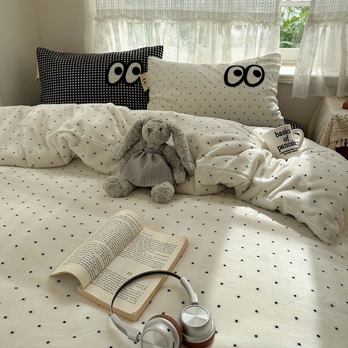 91家纺网 家纺一手货源 找家纺 桃子家居 2025新款A类ins毛巾绣显眼包撞色格子玛卡龙加厚牛奶绒织标四件套-小清新图 绒-显眼包黑白格