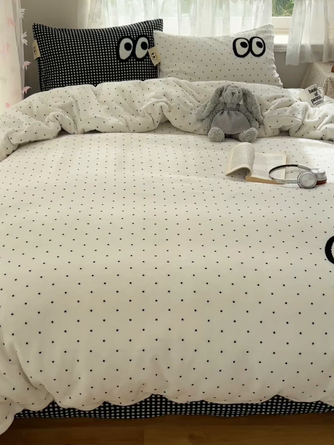 91家纺网 家纺一手货源 找家纺 桃子家居 2025新款A类ins毛巾绣显眼包撞色格子玛卡龙加厚牛奶绒织标四件套-小清新图 绒-显眼包黑白格