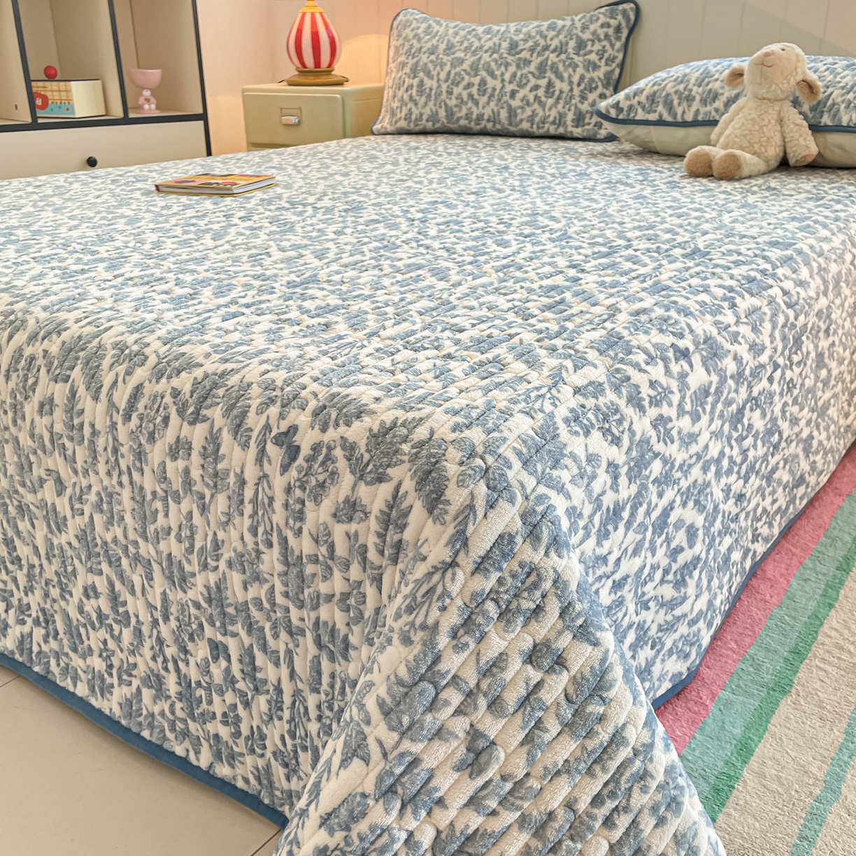 91家纺网 家纺一手货源 找家纺 贝扬思家纺 2025新款高克重牛奶绒豆豆被套床盖四件套-悦心系列 悦心-风沙沙