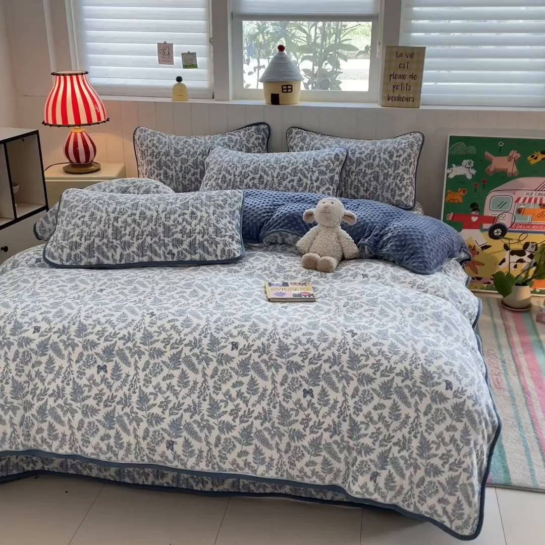 91家纺网 家纺一手货源 找家纺 贝扬思家纺 2025新款高克重牛奶绒豆豆被套床盖四件套-悦心系列 悦心-风沙沙