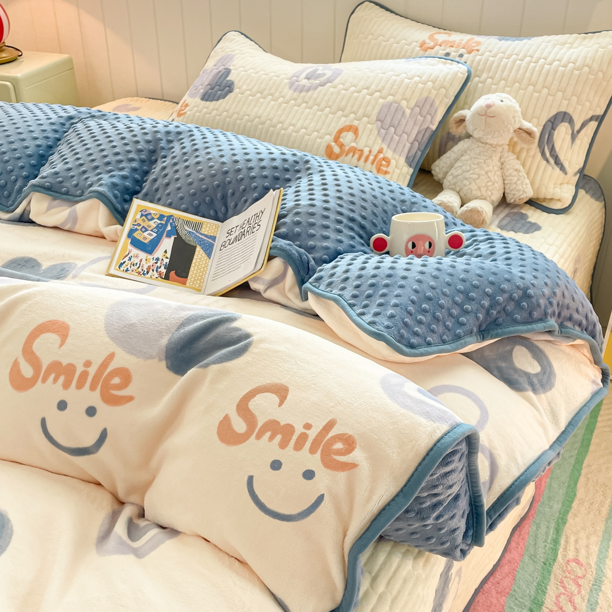 91家纺网 家纺一手货源 找家纺 贝扬思家纺 2025新款高克重牛奶绒豆豆被套床盖四件套-悦心系列 悦心-蜡笔心