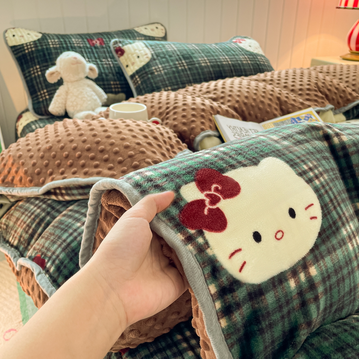 91家纺网 家纺一手货源 找家纺 贝扬思家纺 2025新款高克重牛奶绒豆豆被套床盖四件套-悦心系列 悦心-绿格kt