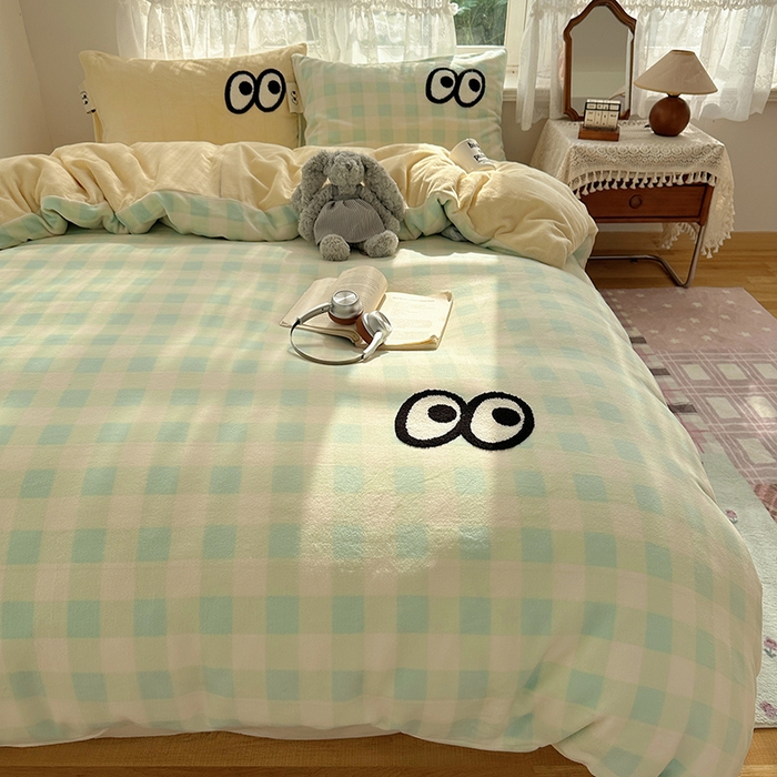 91家纺网 家纺一手货源 找家纺 桃子家居 2025新款A类ins毛巾绣显眼包撞色格子玛卡龙加厚牛奶绒织标四件套-小清新图 绒-显眼包蓝绿黄格