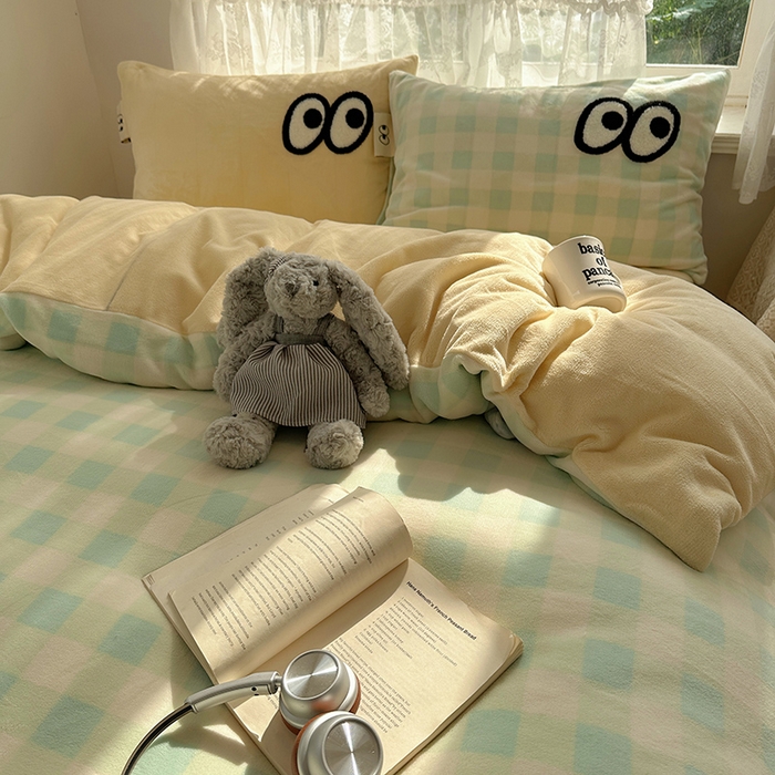 91家纺网 家纺一手货源 找家纺 桃子家居 2025新款A类ins毛巾绣显眼包撞色格子玛卡龙加厚牛奶绒织标四件套-小清新图 绒-显眼包蓝绿黄格