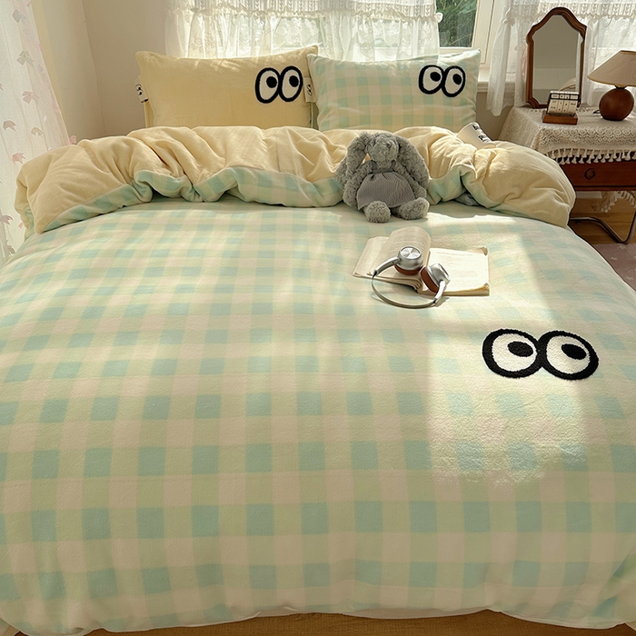 91家纺网 家纺一手货源 找家纺 桃子家居 2025新款A类ins毛巾绣显眼包撞色格子玛卡龙加厚牛奶绒织标四件套-小清新图 绒-显眼包蓝绿黄格