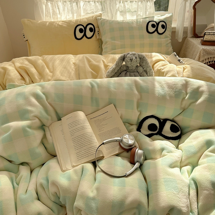 91家纺网 家纺一手货源 找家纺 桃子家居 2025新款A类ins毛巾绣显眼包撞色格子玛卡龙加厚牛奶绒织标四件套-小清新图 绒-显眼包蓝绿黄格