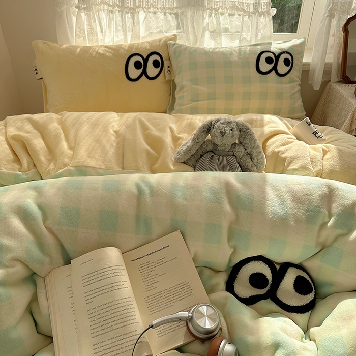 91家纺网 家纺一手货源 找家纺 桃子家居 2025新款A类ins毛巾绣显眼包撞色格子玛卡龙加厚牛奶绒织标四件套-小清新图 绒-显眼包蓝绿黄格