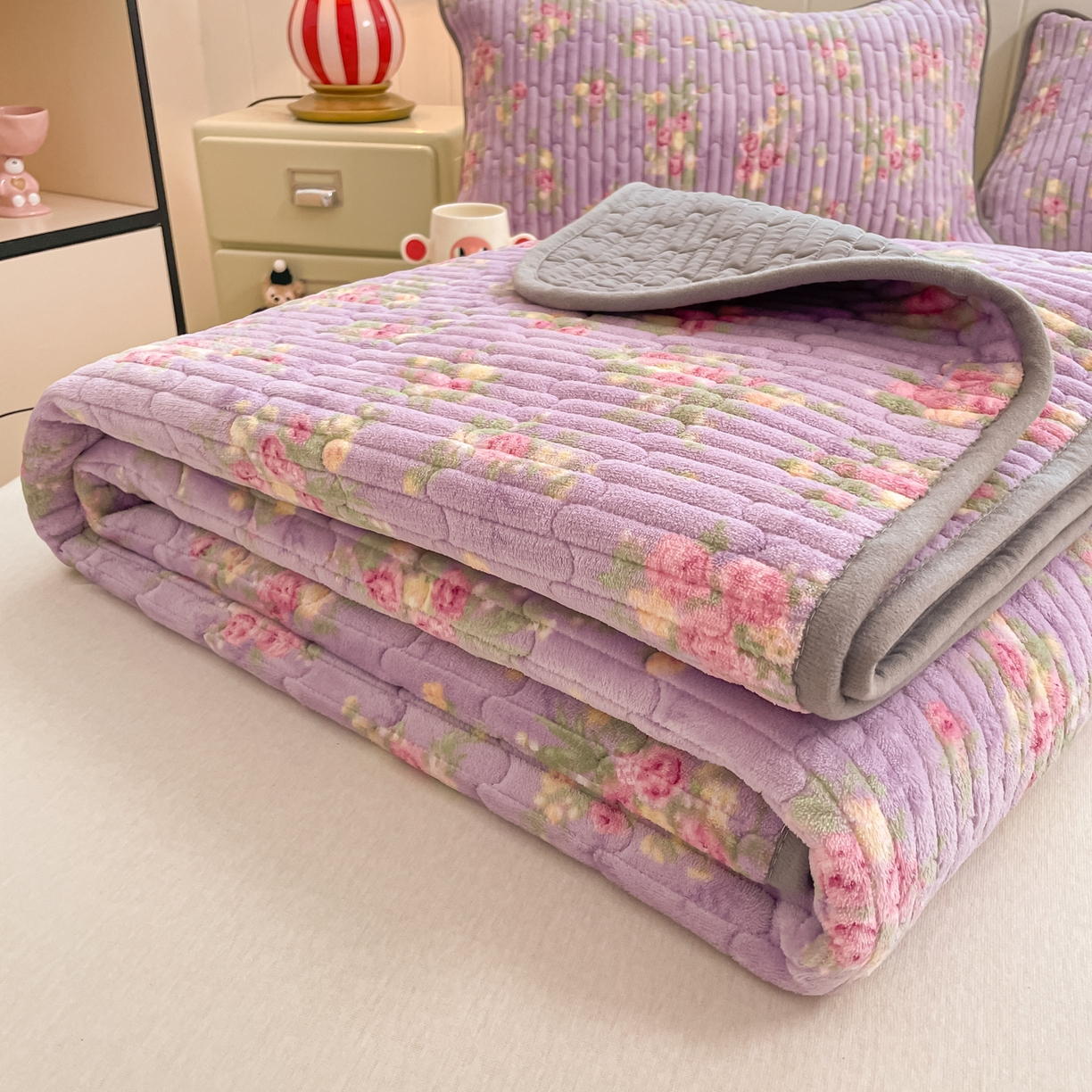 91家纺网 家纺一手货源 找家纺 贝扬思家纺 2025新款高克重牛奶绒豆豆被套床盖四件套-悦心系列 悦心-罗兰雨