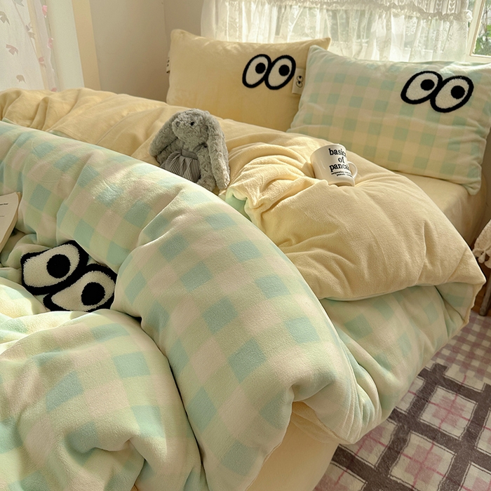 91家纺网 家纺一手货源 找家纺 桃子家居 2025新款A类ins毛巾绣显眼包撞色格子玛卡龙加厚牛奶绒织标四件套-小清新图 绒-显眼包蓝绿黄格