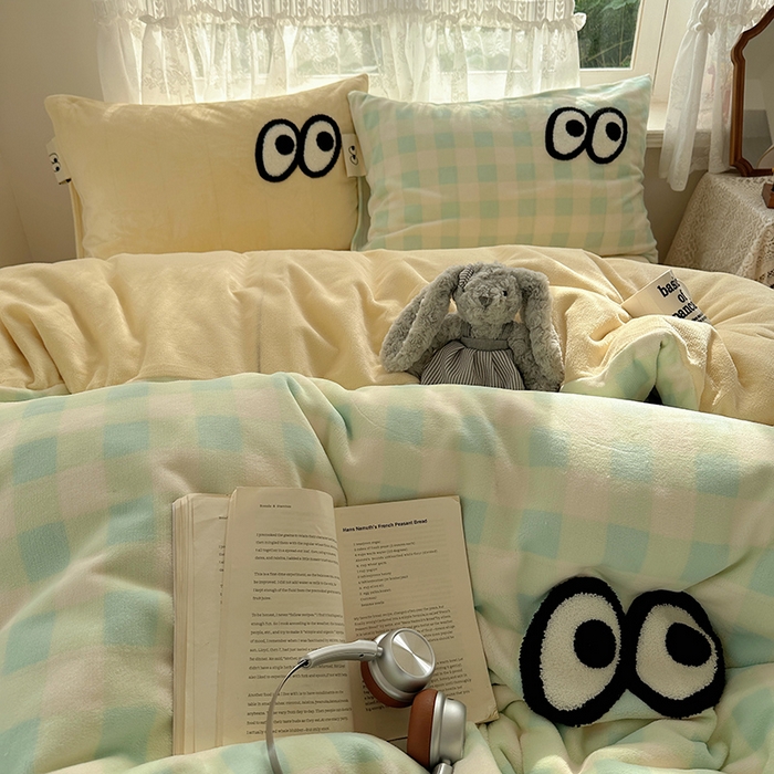 91家纺网 家纺一手货源 找家纺 桃子家居 2025新款A类ins毛巾绣显眼包撞色格子玛卡龙加厚牛奶绒织标四件套-小清新图 绒-显眼包蓝绿黄格