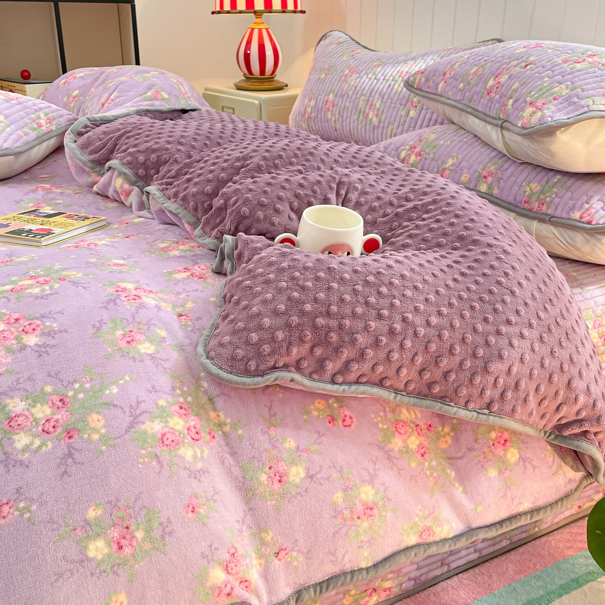 91家纺网 家纺一手货源 找家纺 贝扬思家纺 2025新款高克重牛奶绒豆豆被套床盖四件套-悦心系列 悦心-罗兰雨