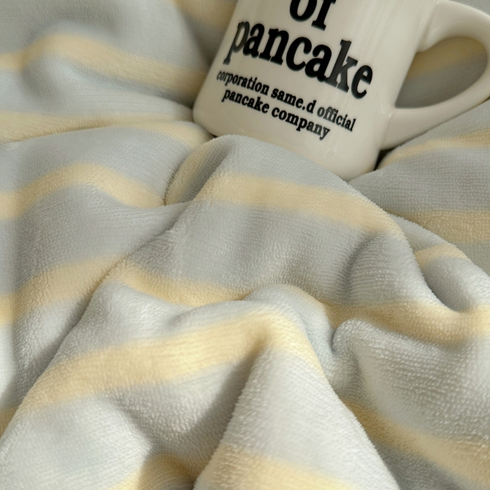 91家纺网 家纺一手货源 找家纺 桃子家居 2025新款A类ins毛巾绣显眼包撞色格子玛卡龙加厚牛奶绒织标四件套-小清新图 绒-显眼包蓝条黄