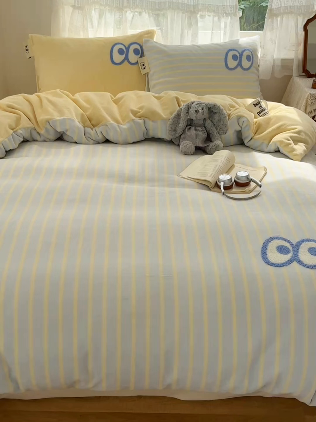 91家纺网 家纺一手货源 找家纺 桃子家居 2025新款A类ins毛巾绣显眼包撞色格子玛卡龙加厚牛奶绒织标四件套-小清新图 绒-显眼包蓝条黄