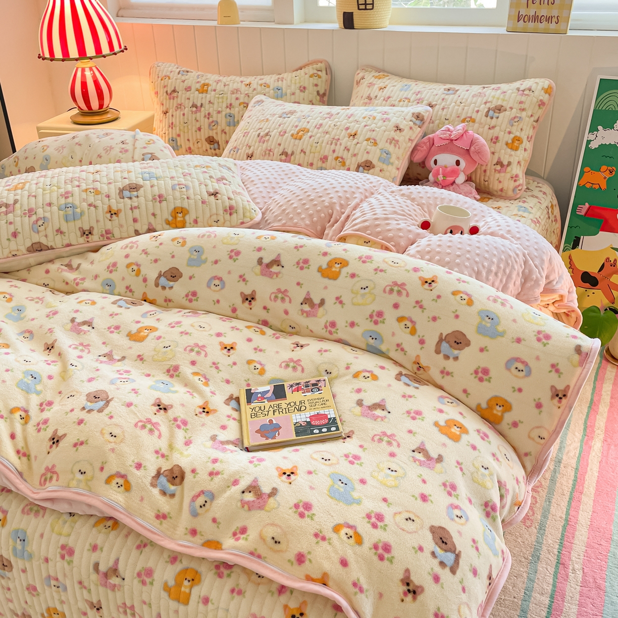 91家纺网 家纺一手货源 找家纺 贝扬思家纺 2025新款高克重牛奶绒豆豆被套床盖四件套-悦心系列 悦心-卖萌修狗
