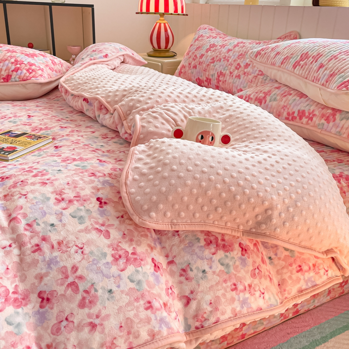 91家纺网 家纺一手货源 找家纺 贝扬思家纺 2025新款高克重牛奶绒豆豆被套床盖四件套-悦心系列 悦心-玫瑰粉黛