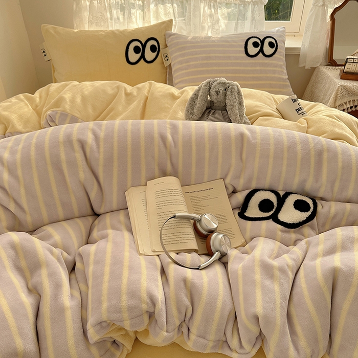 91家纺网 家纺一手货源 找家纺 桃子家居 2025新款A类ins毛巾绣显眼包撞色格子玛卡龙加厚牛奶绒织标四件套-小清新图 绒-显眼包紫条黄