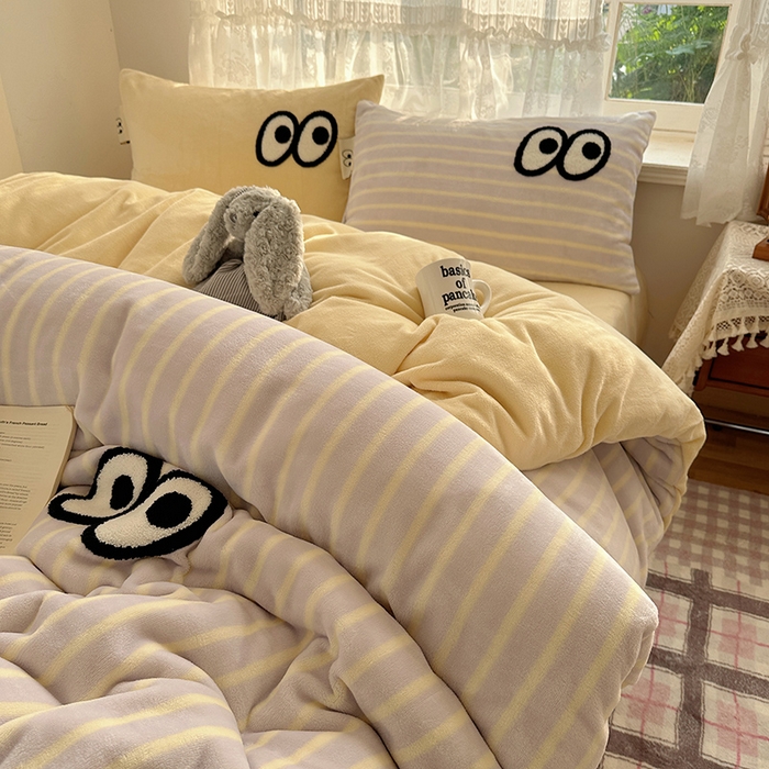 91家纺网 家纺一手货源 找家纺 桃子家居 2025新款A类ins毛巾绣显眼包撞色格子玛卡龙加厚牛奶绒织标四件套-小清新图 绒-显眼包紫条黄