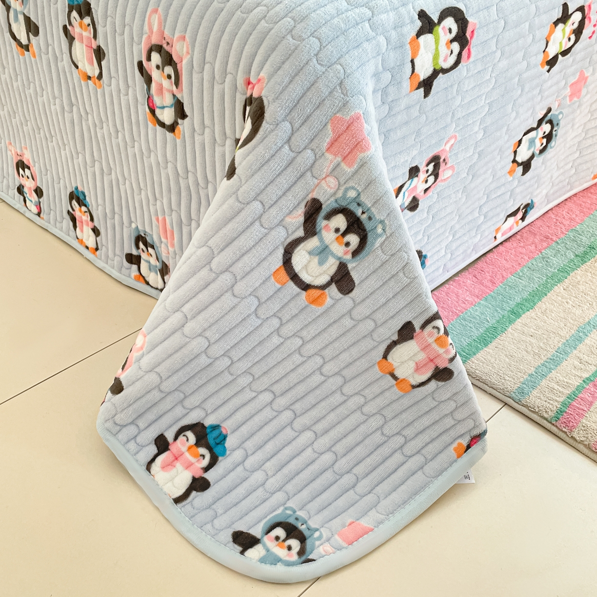 91家纺网 家纺一手货源 找家纺 贝扬思家纺 2025新款高克重牛奶绒豆豆被套床盖四件套-悦心系列 悦心-企鹅星球