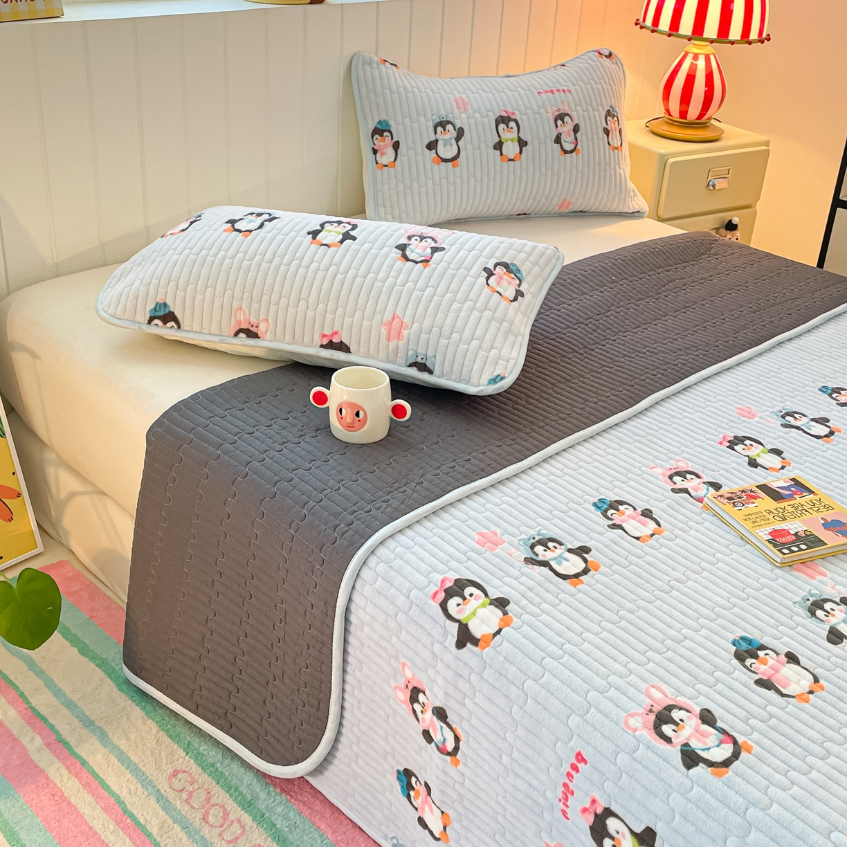 91家纺网 家纺一手货源 找家纺 贝扬思家纺 2025新款高克重牛奶绒豆豆被套床盖四件套-悦心系列 悦心-企鹅星球