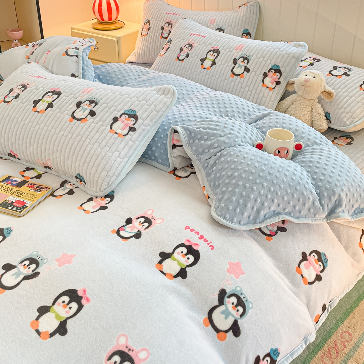 91家纺网 家纺一手货源 找家纺 贝扬思家纺 2025新款高克重牛奶绒豆豆被套床盖四件套-悦心系列 悦心-企鹅星球