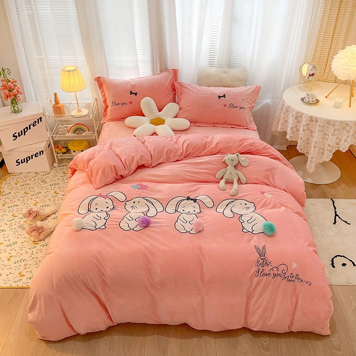 91家纺网 家纺一手货源 找家纺 （总）梵克保罗 2025新款婴儿绒原创绣花卡通学生三件套四件套