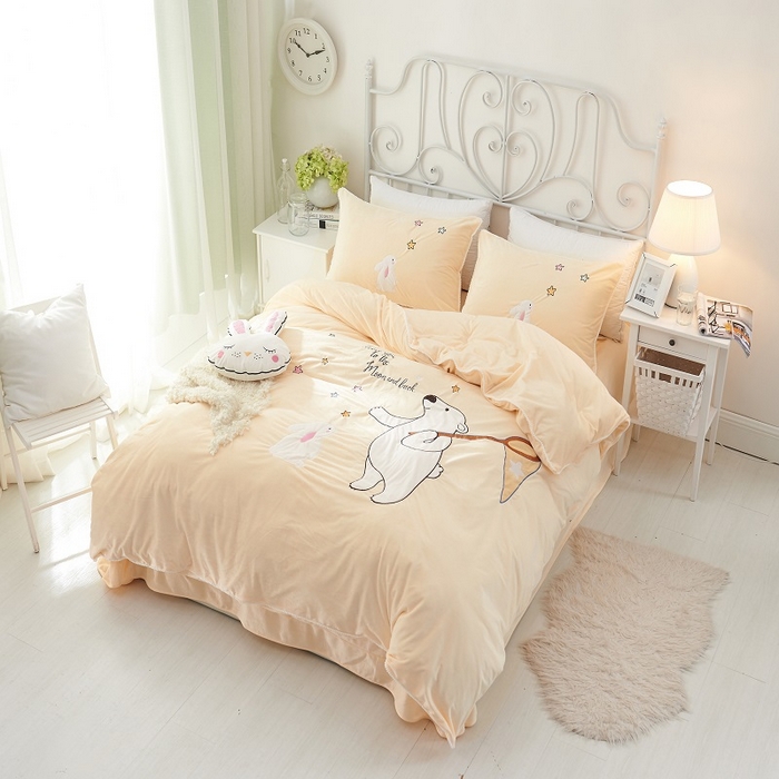 91家纺网 家纺一手货源 找家纺 梵克保罗 2025新款婴儿绒原创绣花卡通学生三件套四件套 亲亲宝贝-黄