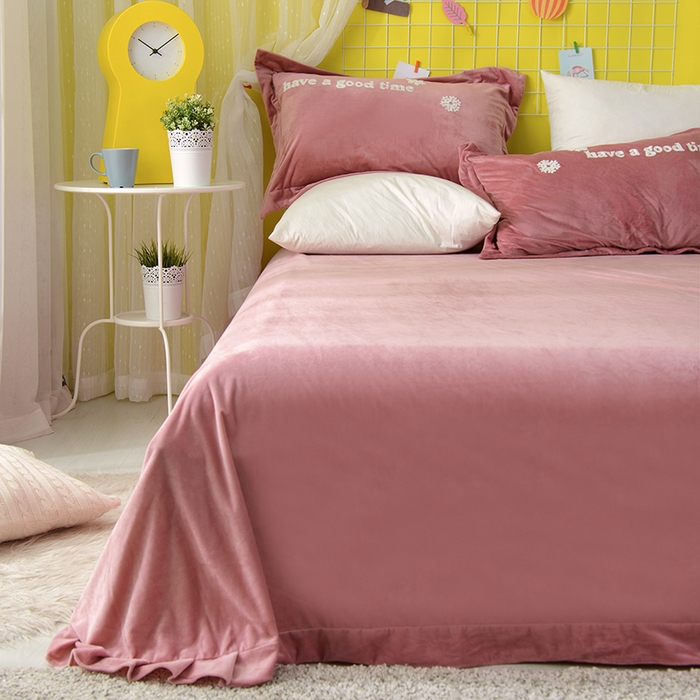 91家纺网 家纺一手货源 找家纺 （总）梵克保罗 2025新款婴儿绒原创绣花卡通学生三件套四件套