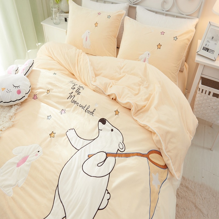 91家纺网 家纺一手货源 找家纺 梵克保罗 2025新款婴儿绒原创绣花卡通学生三件套四件套 亲亲宝贝-黄