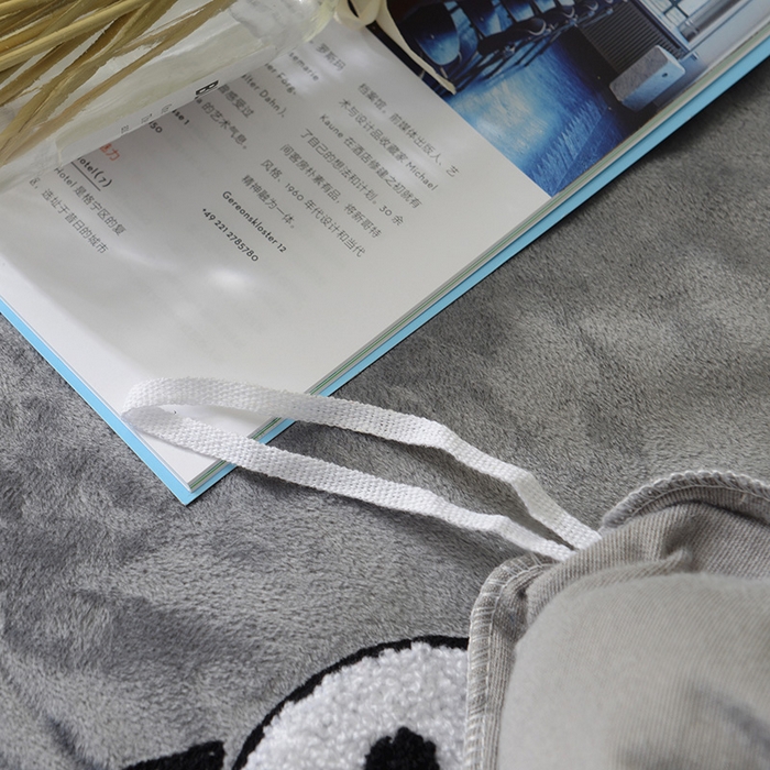 91家纺网 家纺一手货源 找家纺 梵克保罗 2025新款婴儿绒原创绣花卡通学生三件套四件套 小猪佩奇-灰