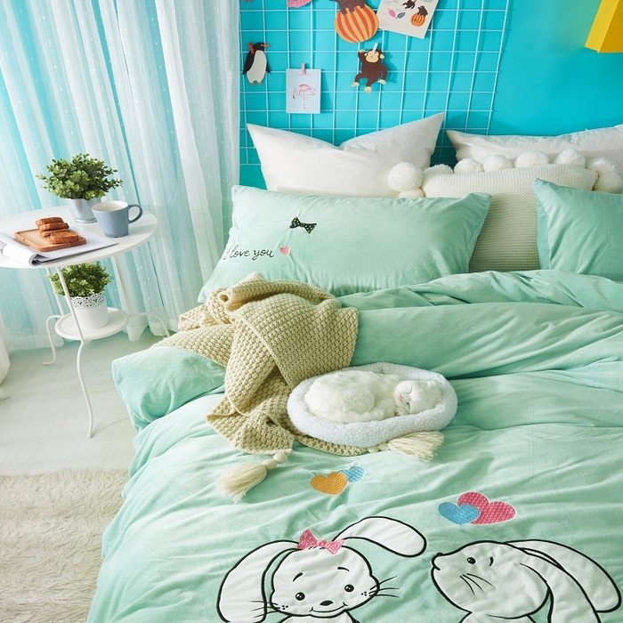 91家纺网 家纺一手货源 找家纺 梵克保罗 2025新款婴儿绒原创绣花卡通学生三件套四件套 可爱兔-绿