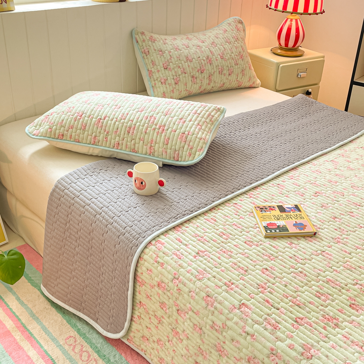 91家纺网 家纺一手货源 找家纺 贝扬思家纺 2025新款高克重牛奶绒豆豆被套床盖四件套-悦心系列 悦心-青提奶泡