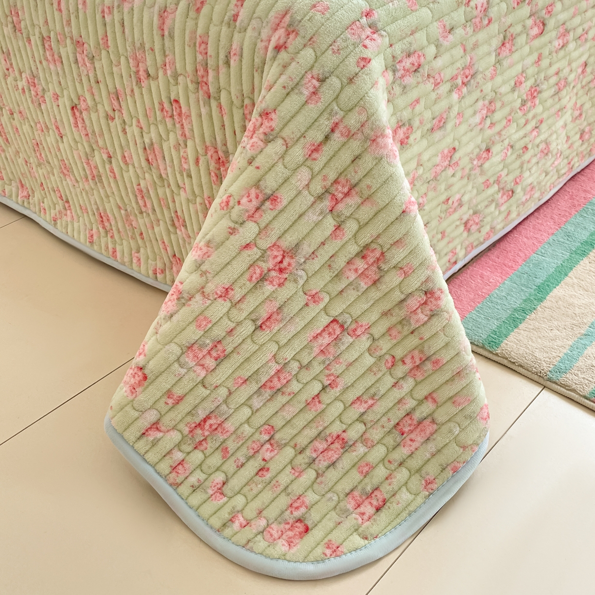 91家纺网 家纺一手货源 找家纺 贝扬思家纺 2025新款高克重牛奶绒豆豆被套床盖四件套-悦心系列 悦心-青提奶泡