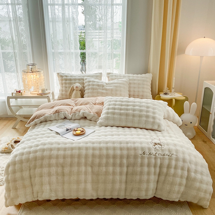 91家纺网 家纺一手货源 找家纺 潮邦创意家居 2025新款小米兔泡泡兔绒保暖四件套 米兔白