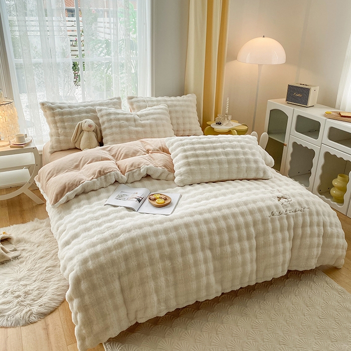 91家纺网 家纺一手货源 找家纺 潮邦创意家居 2025新款小米兔泡泡兔绒保暖四件套 米兔白